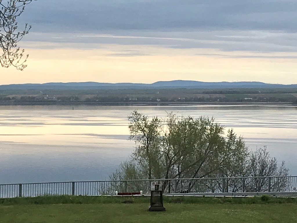 La maison de lîle dOrléans | 21 Rte du Mitan, Saint-Jean-de-lÎle-dOrléans, QC G0A 3W0, Canada | Phone: (581) 748-6268