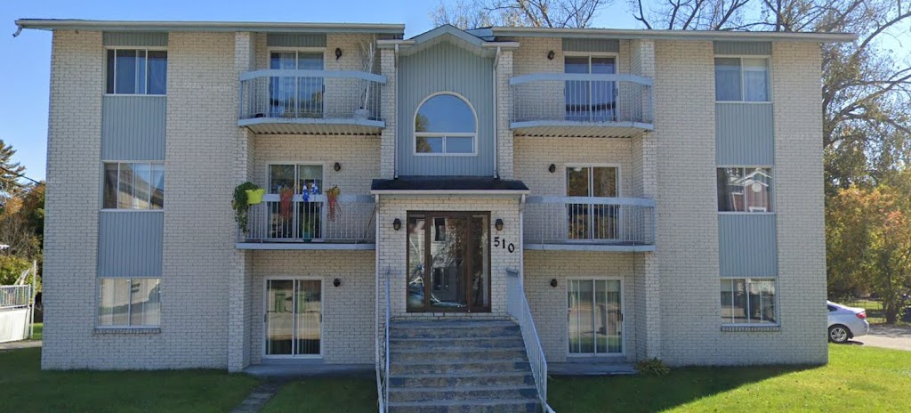 Les Immeubles R & M Vaillancourt | 320 Rue de la Madone, Mont-Laurier, QC J9L 1R7, Canada | Phone: (819) 951-4025