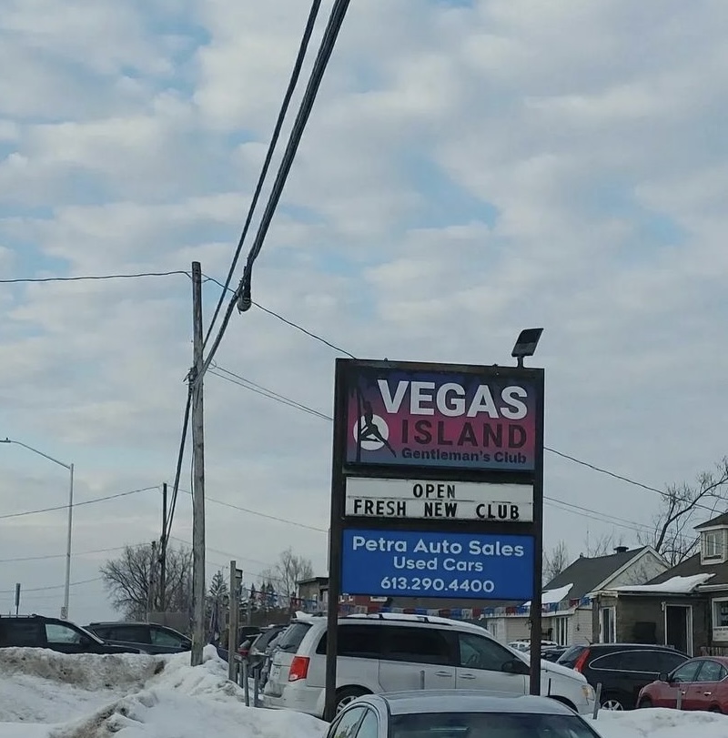 Vegas Island | 5029 Bank St, Gloucester, ON K1X 1H2, Canada | Phone: (613) 822-3030