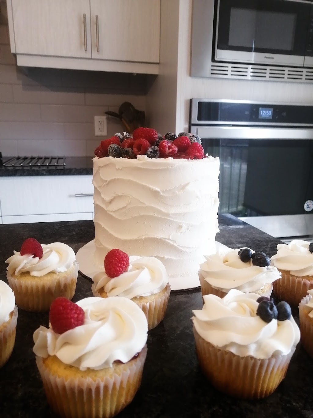 Custom Cakes by C | 836 Livingston Way NE, Calgary, AB T3P 1N8, Canada | Phone: (403) 862-5681