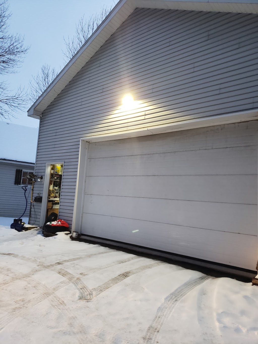 Monsieur tracteur | 1030 Chem. Saint-Dominique, Les Cèdres, QC J7T 1P4, Canada | Phone: (450) 567-9047