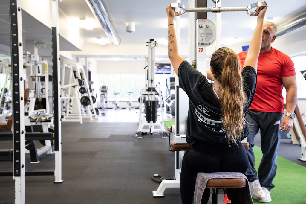 Le 165-T Gym | 165 Côte Taschereau Suite 102, Saint-Joseph-de-Beauce, QC G0S 2V0, Canada | Phone: (418) 397-6289