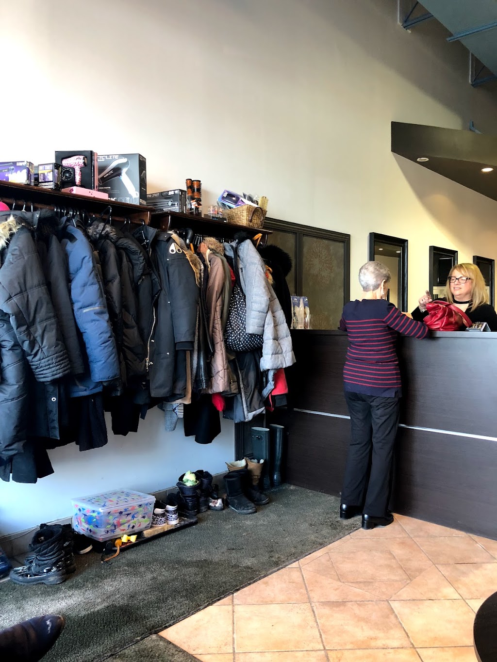 Coiffure Capri | 8454 Blvd. Newman, LaSalle, QC H8N 1Y5, Canada | Phone: (514) 364-6258