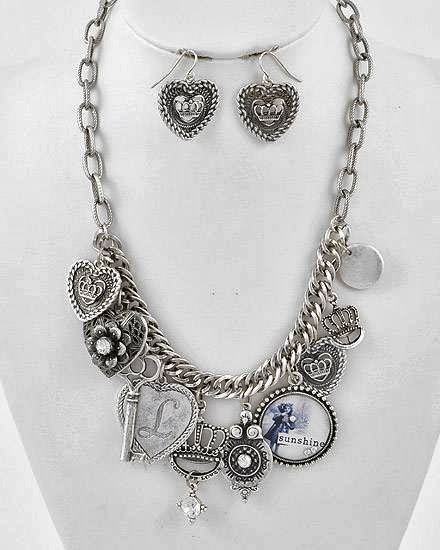 Fab Accessories | 2061 Malaview Ave W, Sidney, BC V8L 5X6, Canada | Phone: (250) 812-9474