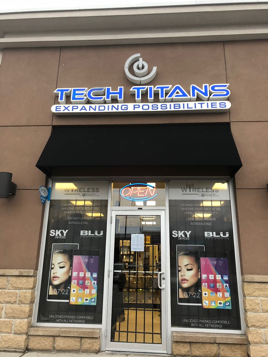 Tech Titans | 2761 Markham Rd #27, Scarborough, ON M1X 1M4, Canada | Phone: (416) 335-4777