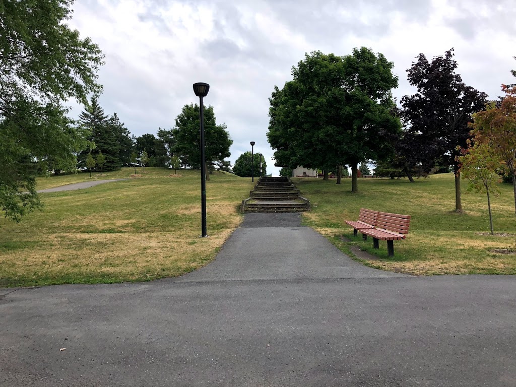 Parc Delorme | Saint-Leonard, 6060 Rue de Honfleur, Saint-Léonard, QC H1P 1N5, Canada | Phone: (514) 872-0311