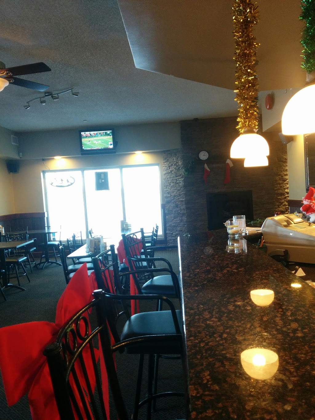 Rivercrest Inn | 4200 Main St, West Saint Paul, MB R4A 2A2, Canada | Phone: (204) 339-5206