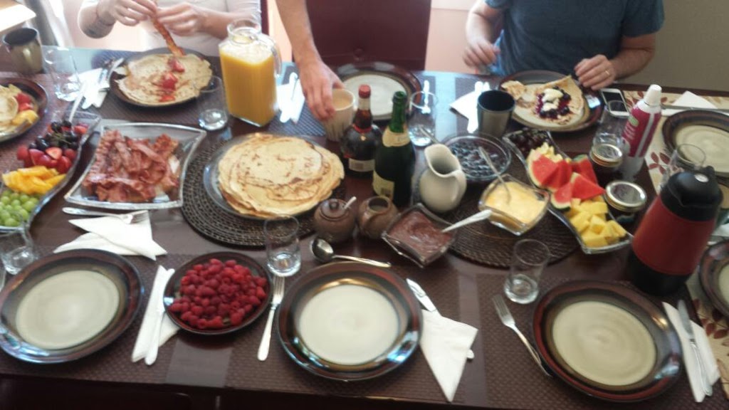 At The Beach Bed and Breakfast | 1904 McDougall St, Kelowna, BC V1Y 1A2, Canada | Phone: (250) 470-9493