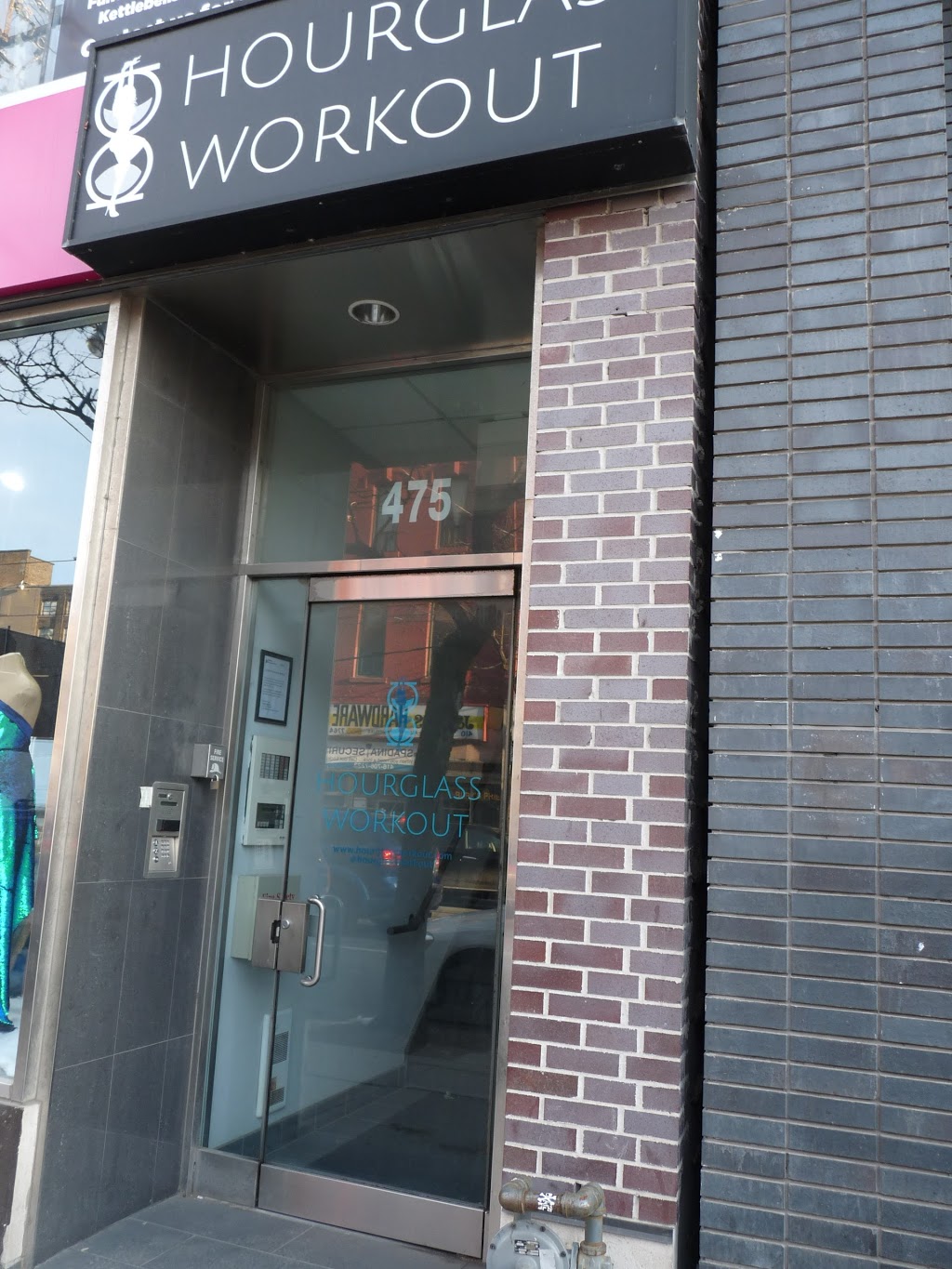 Hourglass Workout | 374 Dupont St, Toronto, ON M5R 1V9, Canada | Phone: (416) 519-7511