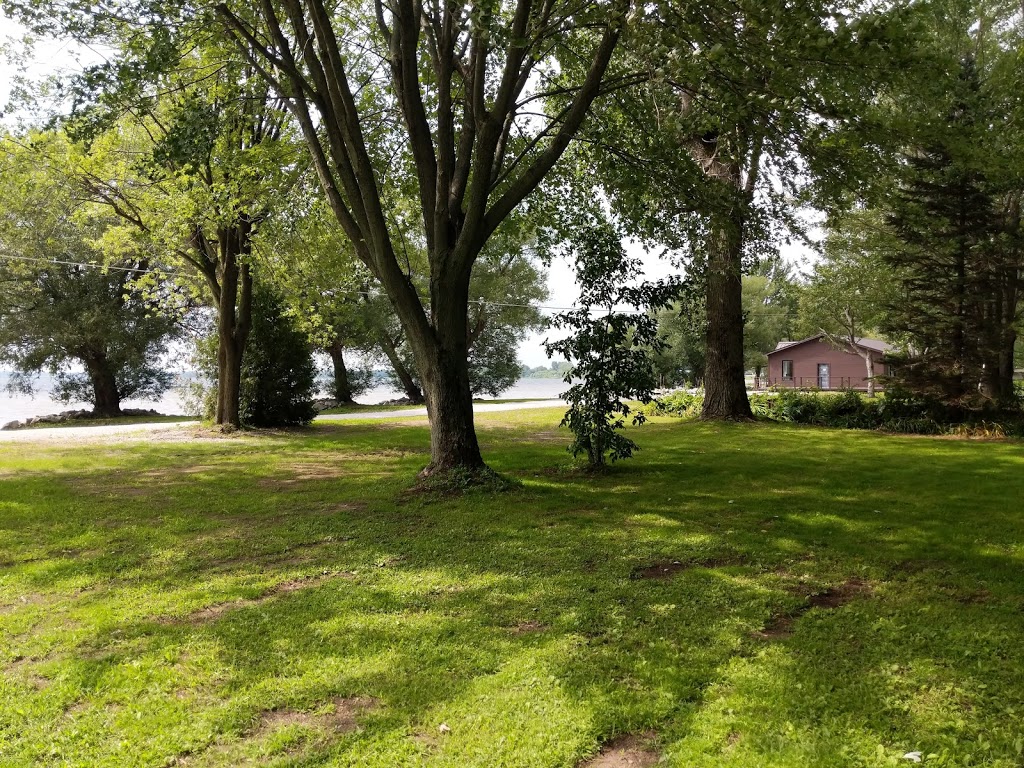 Kings Bay Resort | 1 Point Au Fer Rd, Champlain, NY 12919, USA | Phone: (514) 972-2272