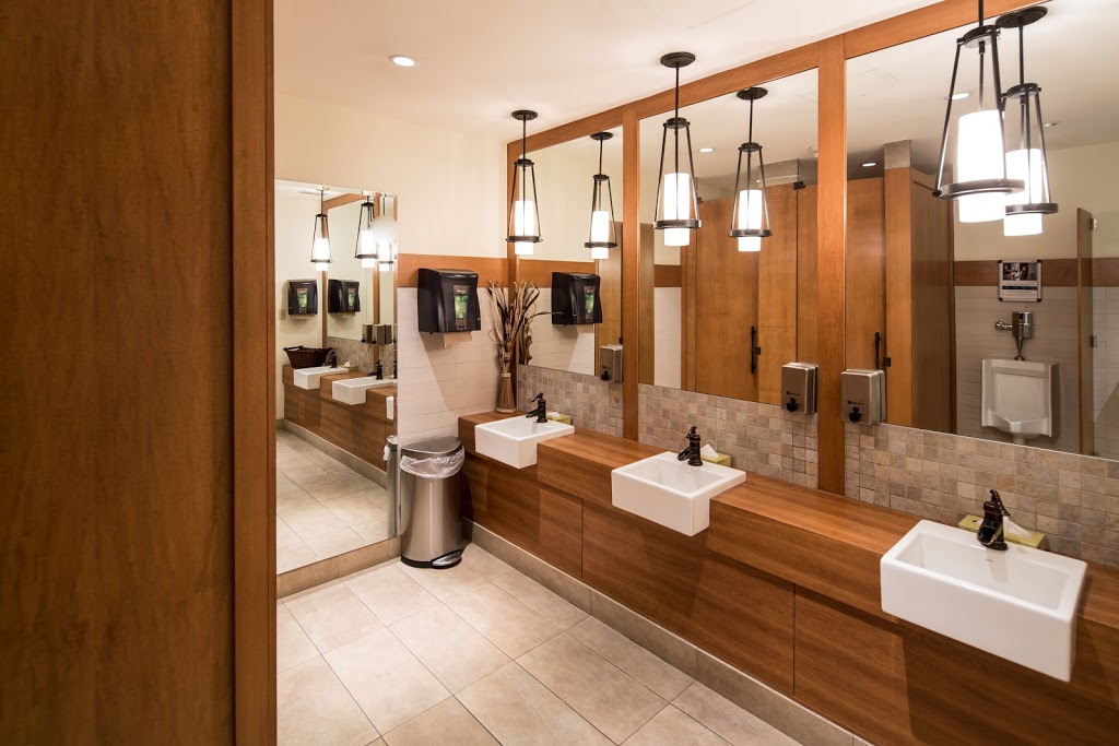 Domaine Château-Bromont | 90 Rue de Stanstead, Bromont, QC J2L 1K6, Canada | Phone: (450) 534-3433