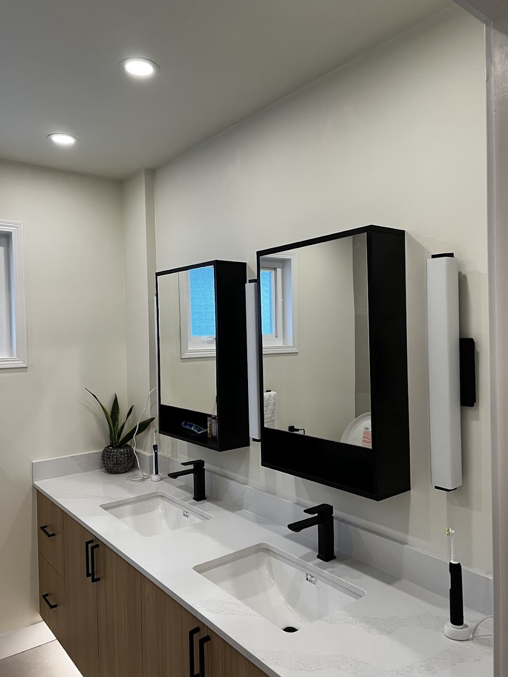 Alla Prima Painting Ltd | 700 Park Crescent #307, New Westminster, BC V3L 5T9, Canada | Phone: (604) 704-5252