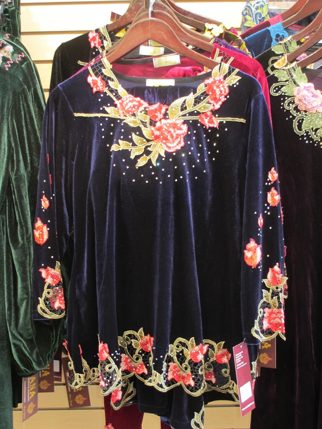Sana Fashion & Accessories | 5 Montpelier St Unit # A108, Brampton, ON L6Y 6H4, Canada | Phone: (647) 740-7986