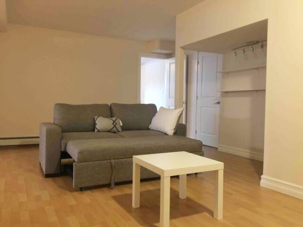 哈利法克斯民宿 | 786 Basinview Dr, Bedford, NS B4A 3N4, Canada | Phone: (902) 989-2609