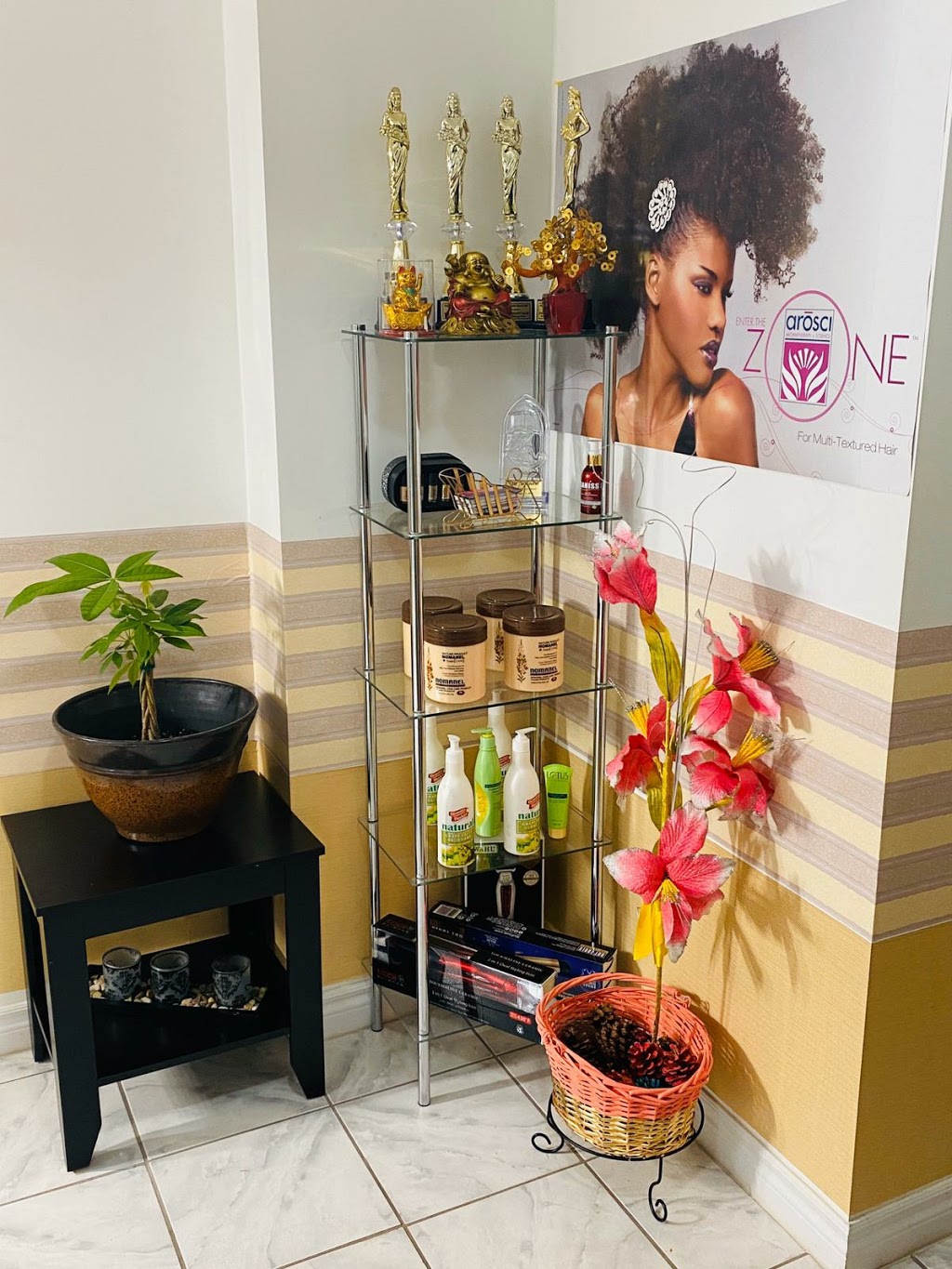 Khushi Beauty Salon | 108 Brussels Ave, Brampton, ON L6Z 0E1, Canada | Phone: (647) 801-5852