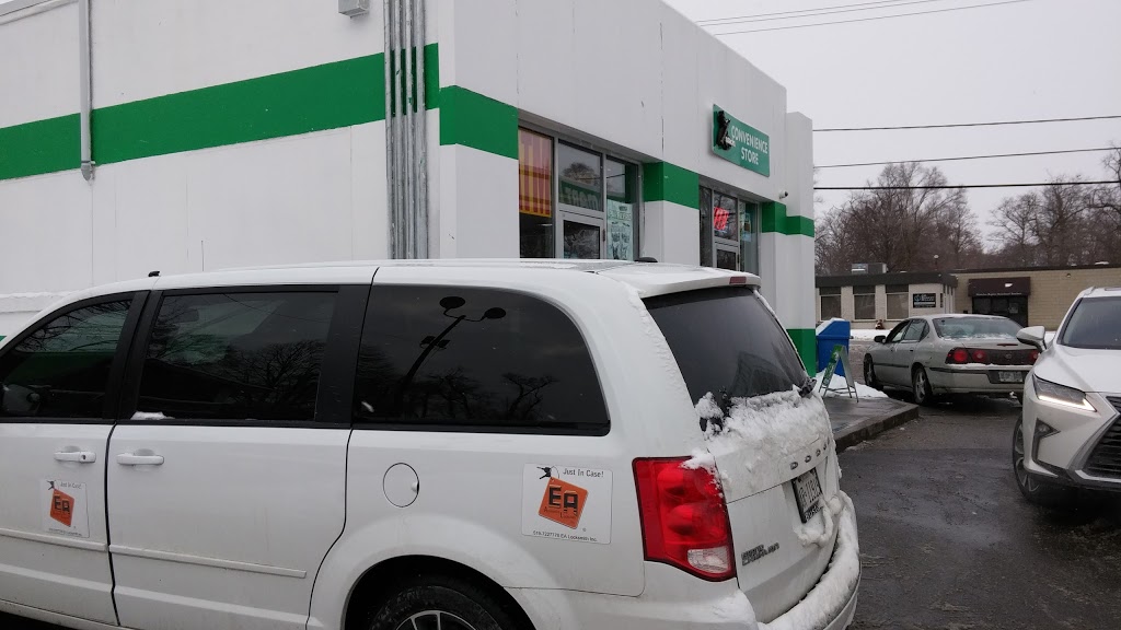 Esso Highland | 125 Highland Rd E, Kitchener, ON N2M 3V8, Canada | Phone: (519) 742-8180