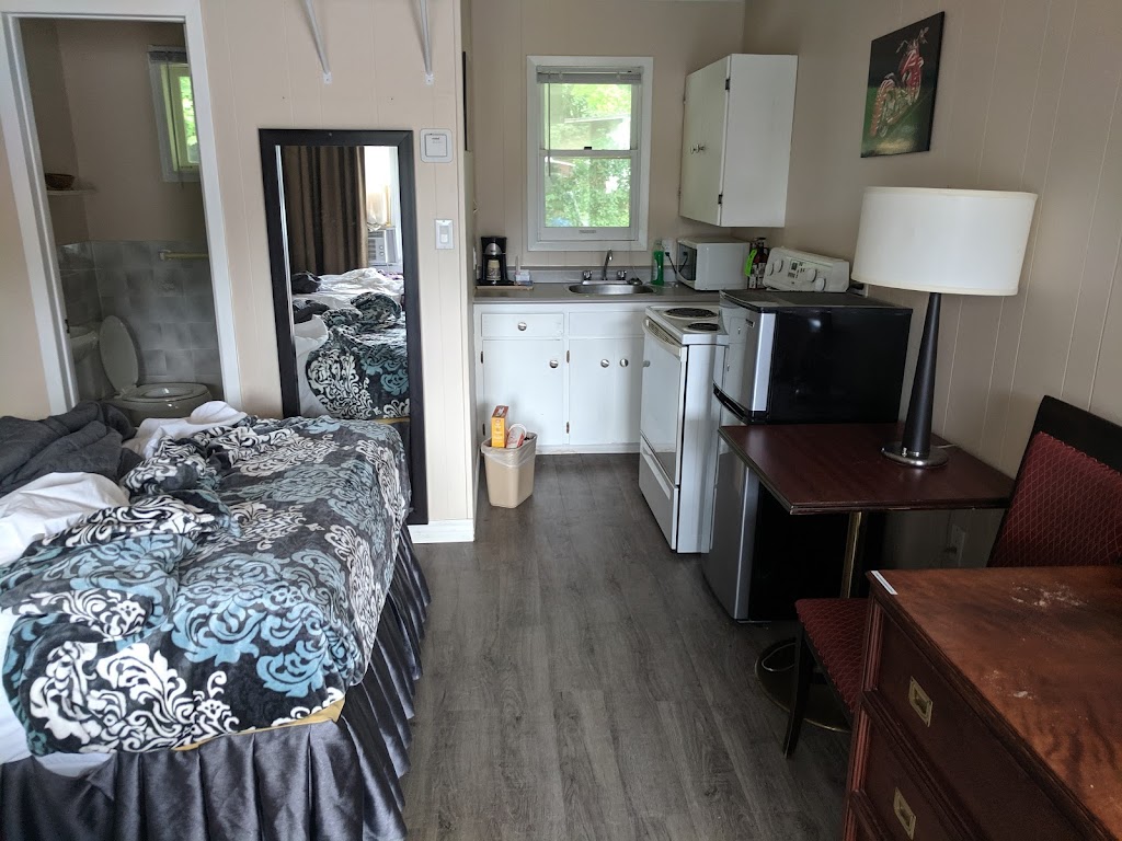 The White Horse Motel | 544 Capital Dr, Cornwall, PE C0A 1H0, Canada | Phone: (902) 566-2675