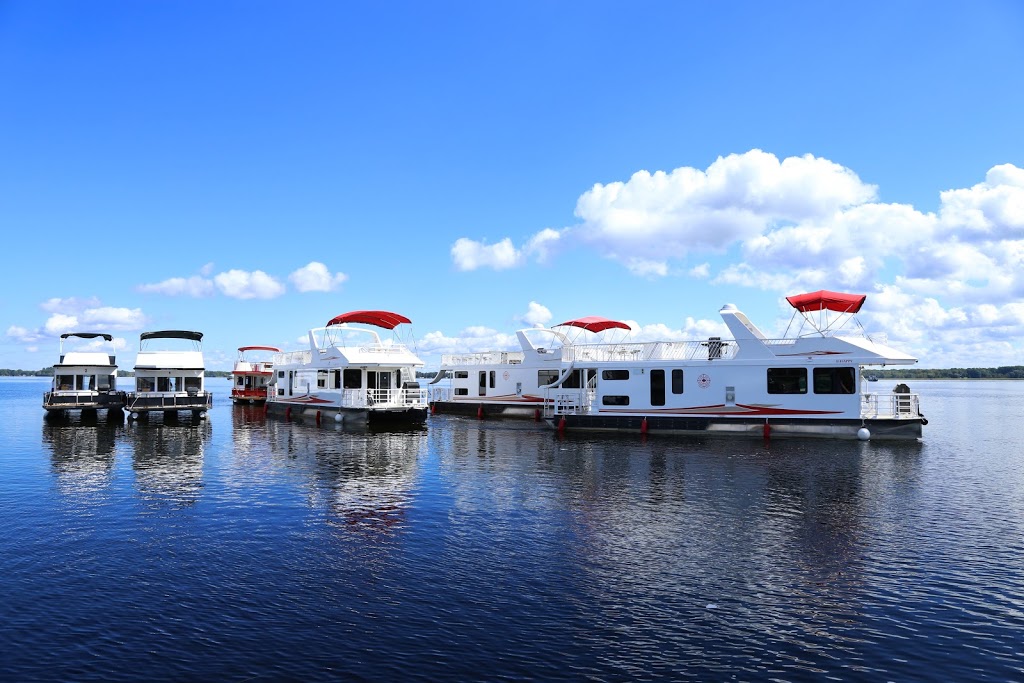 Happy Days Houseboat Rental ltd. | 5 Colony Rd, Bobcaygeon, ON K0M 1A0, Canada | Phone: (877) 475-2997