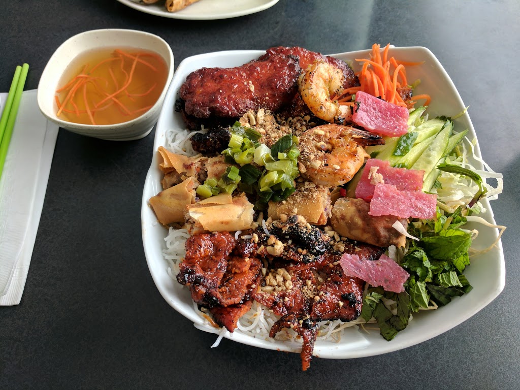 T H Dang Restaurant | 1425 Pembina Hwy, Winnipeg, MB R3T 2C2, Canada | Phone: (204) 415-5588