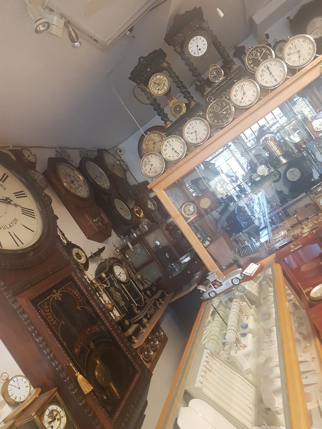 Tung Nguyen Clock Repairs | 4244 Carey Rd, Victoria, BC V8Z 6P9, Canada | Phone: (250) 479-2165