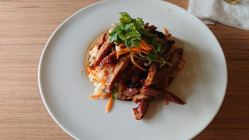 Chez Anh | 435 Sunnyside Ave, Ottawa, ON K1S 0S6, Canada | Phone: (613) 879-0466