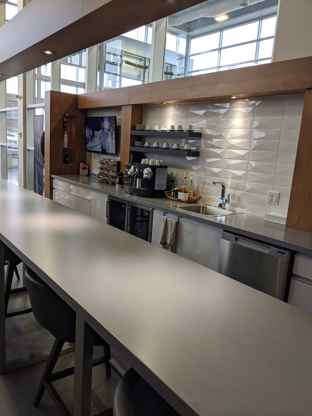 Acura Trois Rivières | 6300 Rue Christophe-Pélissier, Trois-Rivières, QC G9A 5C9, Canada | Phone: (819) 377-7050