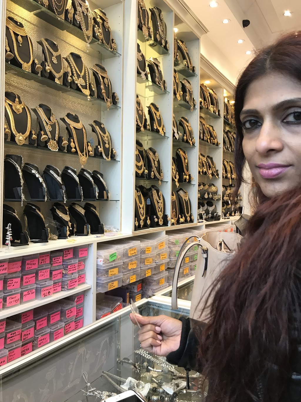 Mayas Boutique | 6055, 124 Steeles Ave E #124, Scarborough, ON M1X 0A7, Canada | Phone: (416) 292-6292