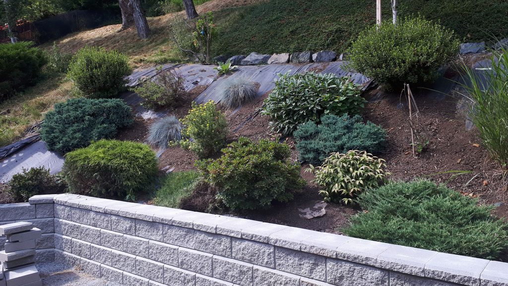 Blades Landscaping & Installations | 5244 Rockwood Pl, Chilliwack, BC V2R 5M9, Canada | Phone: (604) 819-2687