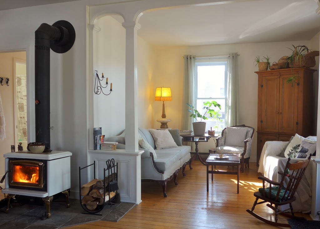 Gîte Chêne et capucine | 6905 Rue Principale, Saint-Damien, QC J0K 2E0, Canada | Phone: (438) 873-4309