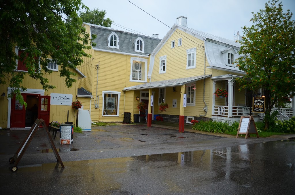 Magasin Général Paré Inc | 104 Rue de lÉglise, Deschambault, QC G0A 1S0, Canada | Phone: (418) 286-3133