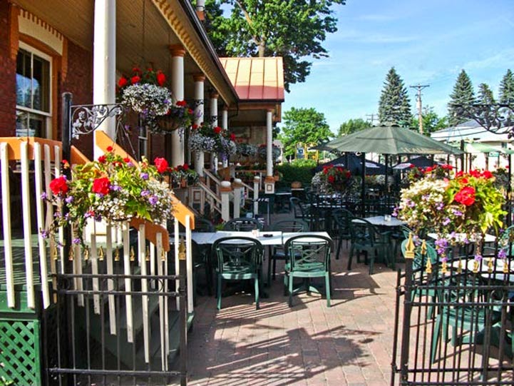 Rôtisserie La Victorienne | 1231 Notre-Dame, Lavaltrie, QC J5T 1R7, Canada | Phone: (450) 586-1337