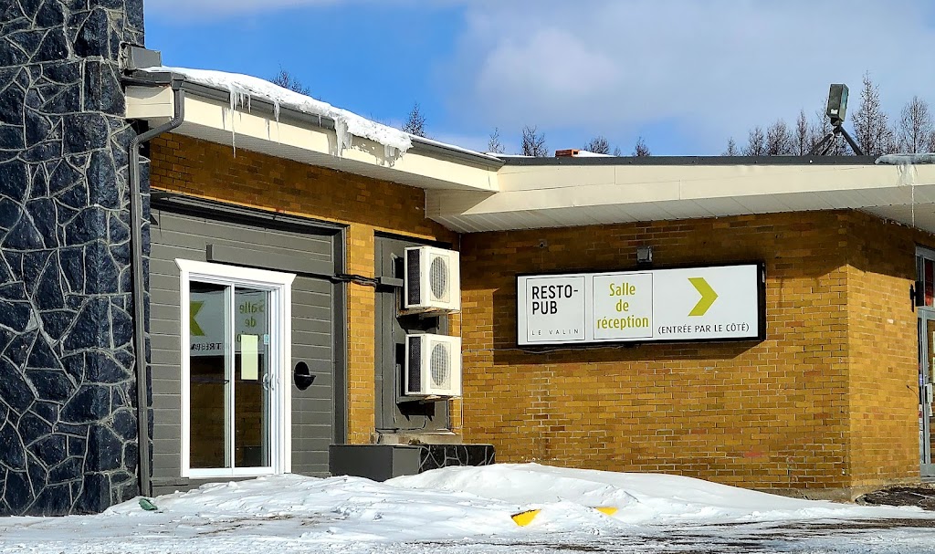 Hôtel Mont-Valin | 3665 Bd Talbot, Chicoutimi, QC G7H 5B1, Canada | Phone: (418) 545-4912