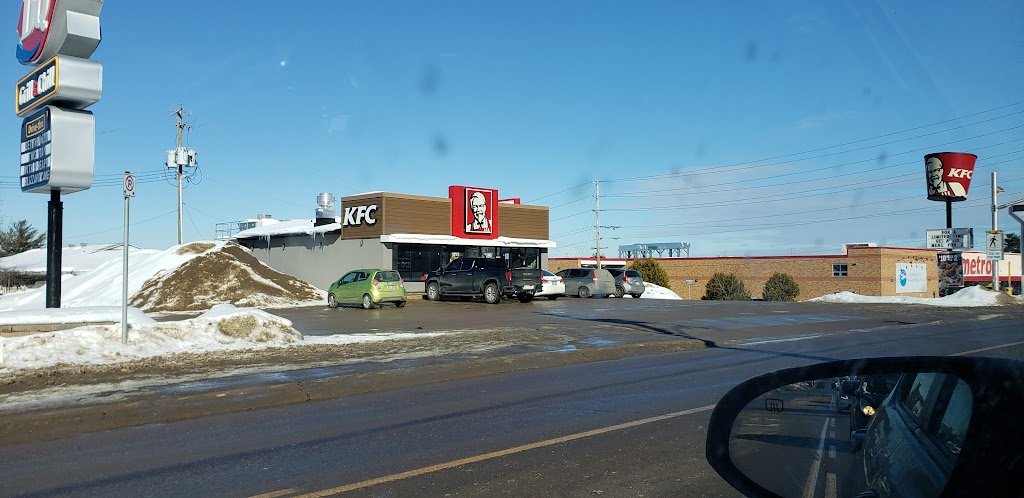 KFC | 415 Pembroke St E, Pembroke, ON K8A 3L2, Canada | Phone: (613) 732-9892