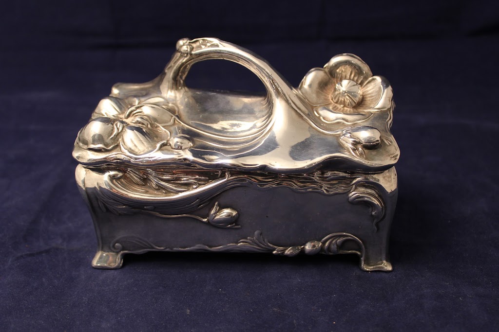 Antiquites Cacharel | 67 A Westminster North, Montréal-Ouest, QC H4X 1Y8, Canada | Phone: (514) 481-3607