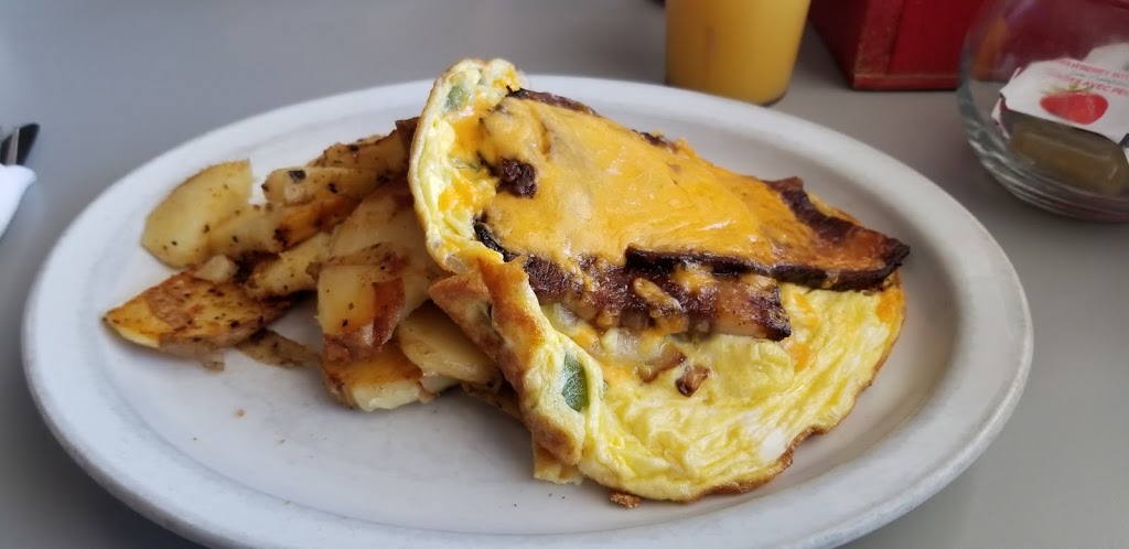 Maple Diner and Smokehouse | 670A River Rd W, Wasaga Beach, ON L9Z 2P1, Canada | Phone: (705) 352-5100
