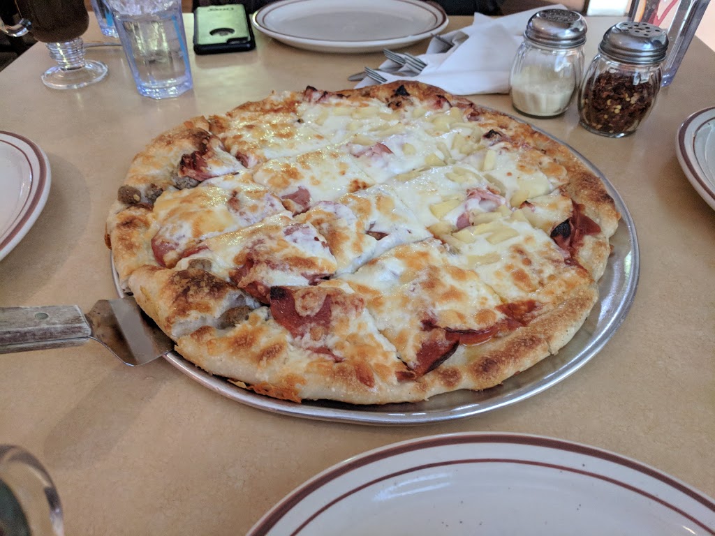 Sparkys Family Restaurant | 3926 Gordon Rd, Regina, SK S4S 6W2, Canada | Phone: (306) 586-8338