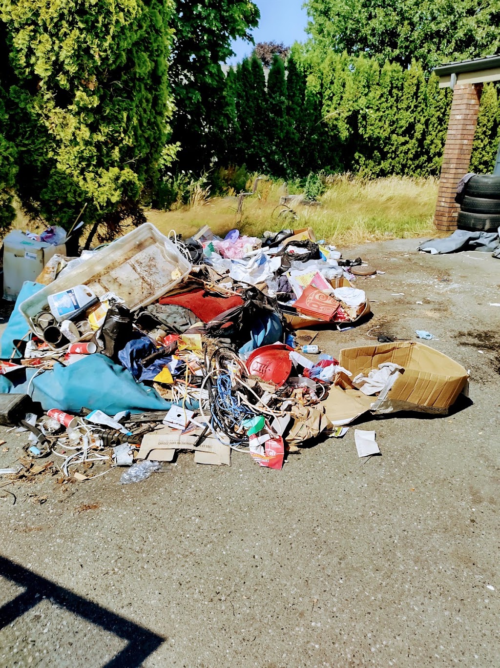 Junk Authority Hauling & Junk removal | 5583 Cedarcreek Dr, Chilliwack, BC V2R 5K5, Canada | Phone: (778) 684-4756