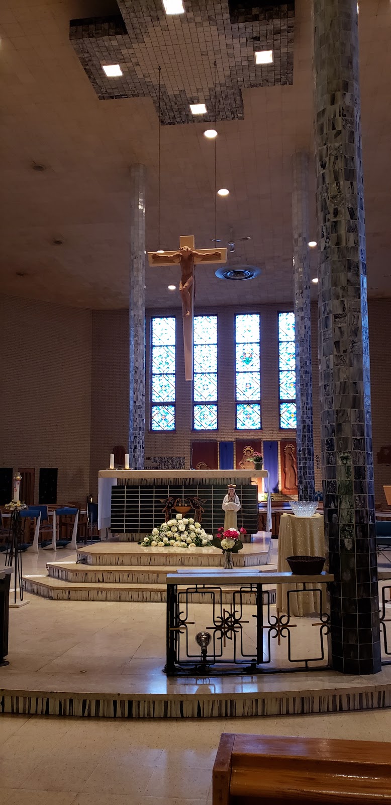 Our Lady of Salette | 3535 Av du Parc, Montréal, QC H2X 2H8, Canada | Phone: (514) 844-0258