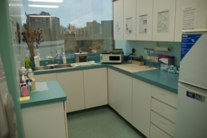 The Walk In Dentist | 2446 Bank St, Ottawa, ON K1V 1A4, Canada | Phone: (613) 321-2610