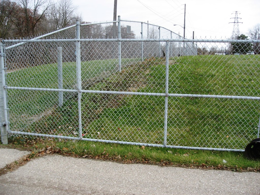 Frontier Fencing and Decks Inc | 327 McLean School Rd, Saint George, ON N0E 1N0, Canada | Phone: (519) 448-3946