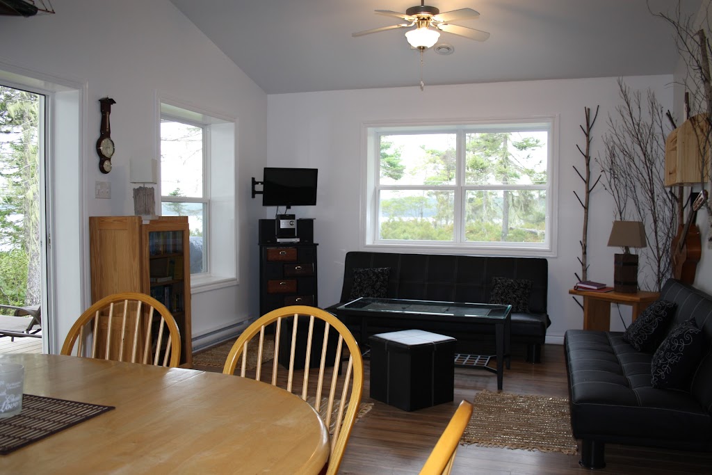 Island View Cottage | Lunenburg, NS B4V 3X3, Canada | Phone: 08171 9989687