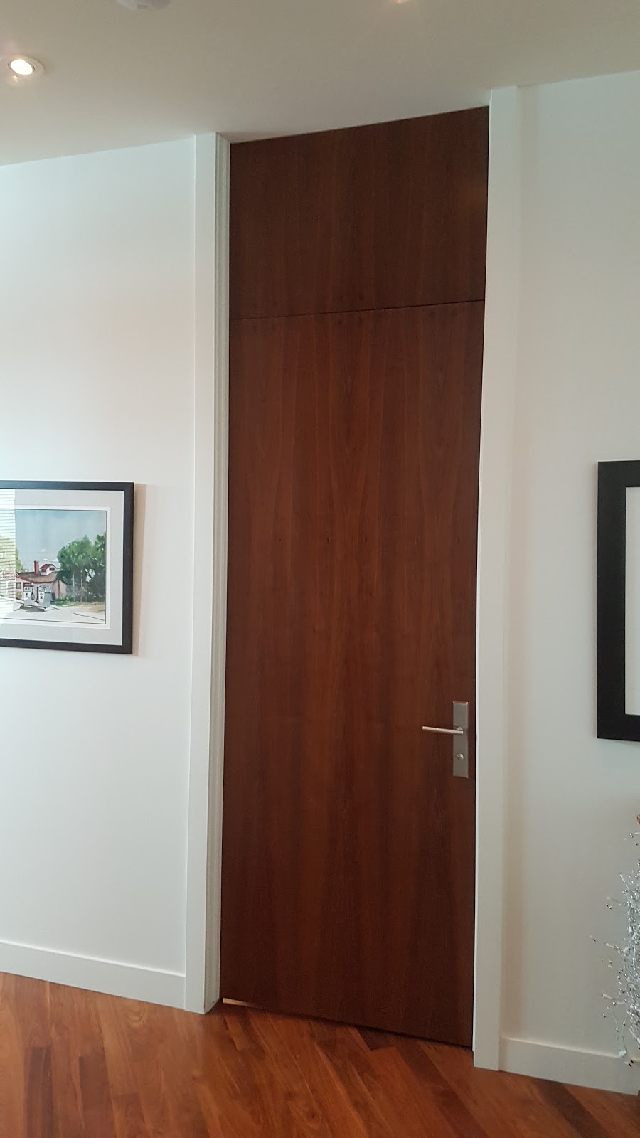 Infiniti door repair and services | 76 Evansmeade Common NW, Calgary, AB T3P 1E7, Canada | Phone: (403) 807-9703