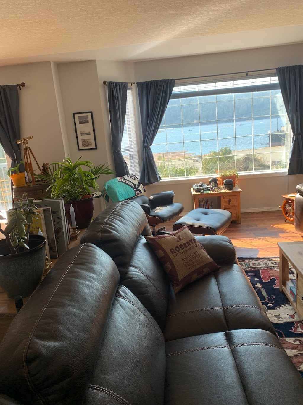 Bernies Oceanside Bed and Breakfast | 1st Ave, Port Alberni, BC V9Y 1Y6, Canada | Phone: (778) 257-6207