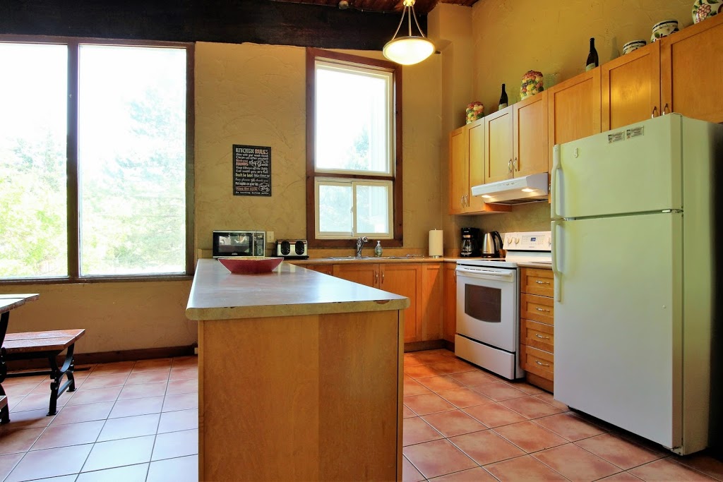 Lopes Chalets - Year Round Chalet Rentals at Blue Mountain | 122 Birch View Trail, The Blue Mountains, ON L9Y 0M2, Canada | Phone: (416) 473-5002