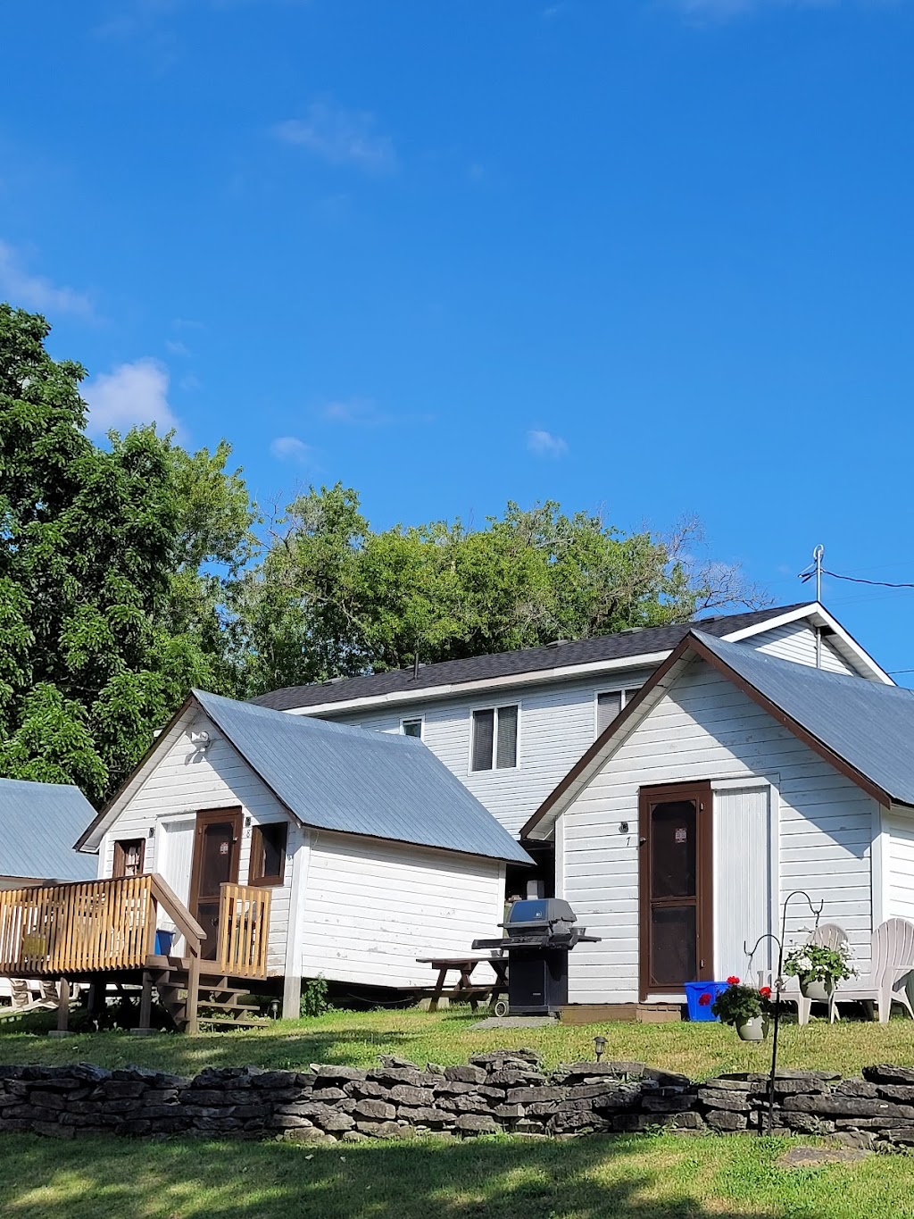 Blakewood Lodge | 1267 S Shore Rd, Napanee, ON K7R 3K7, Canada | Phone: (613) 373-9340