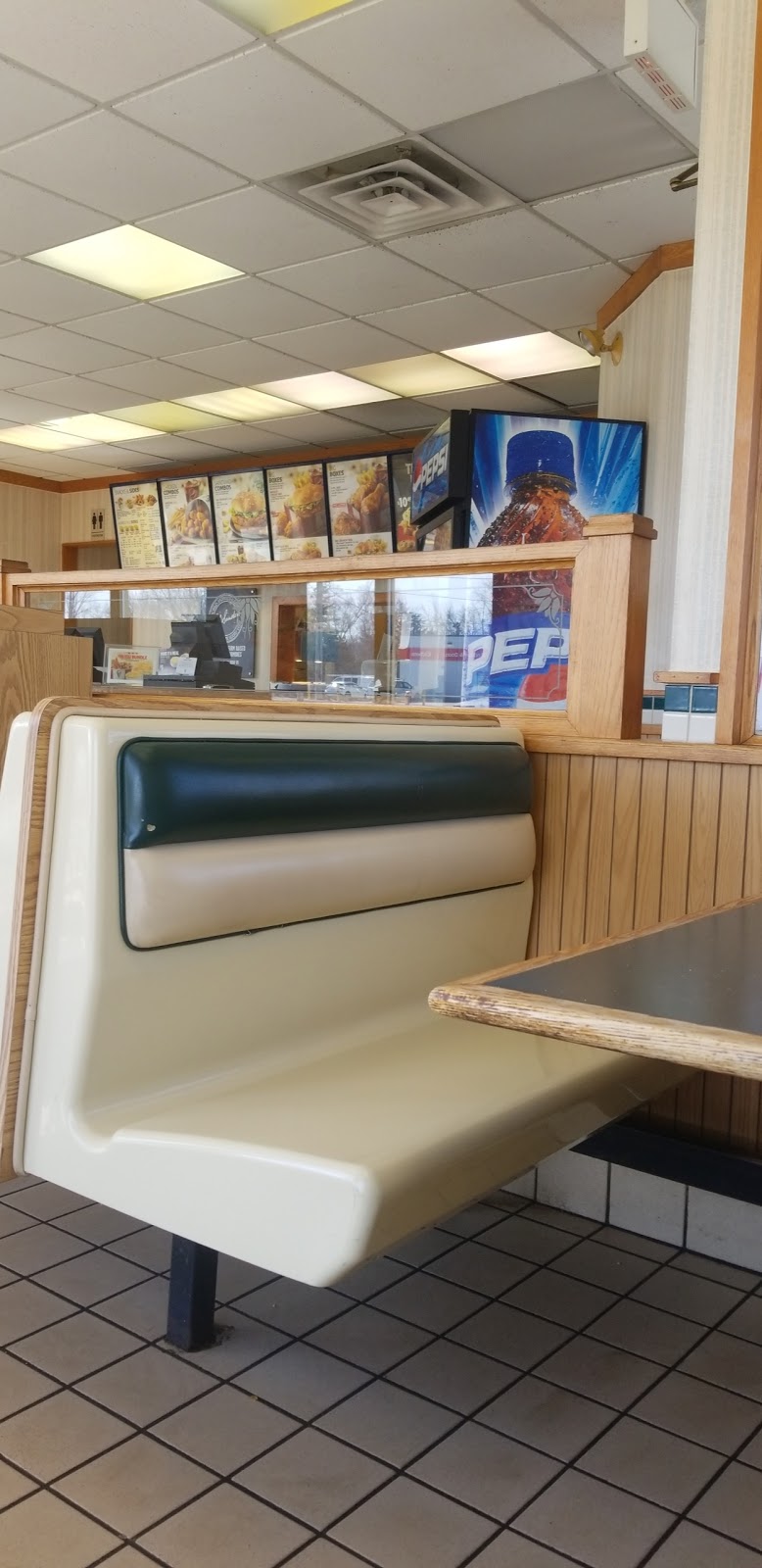 KFC | 464 Dundas St E, Belleville, ON K8N 1E9, Canada | Phone: (613) 962-2907