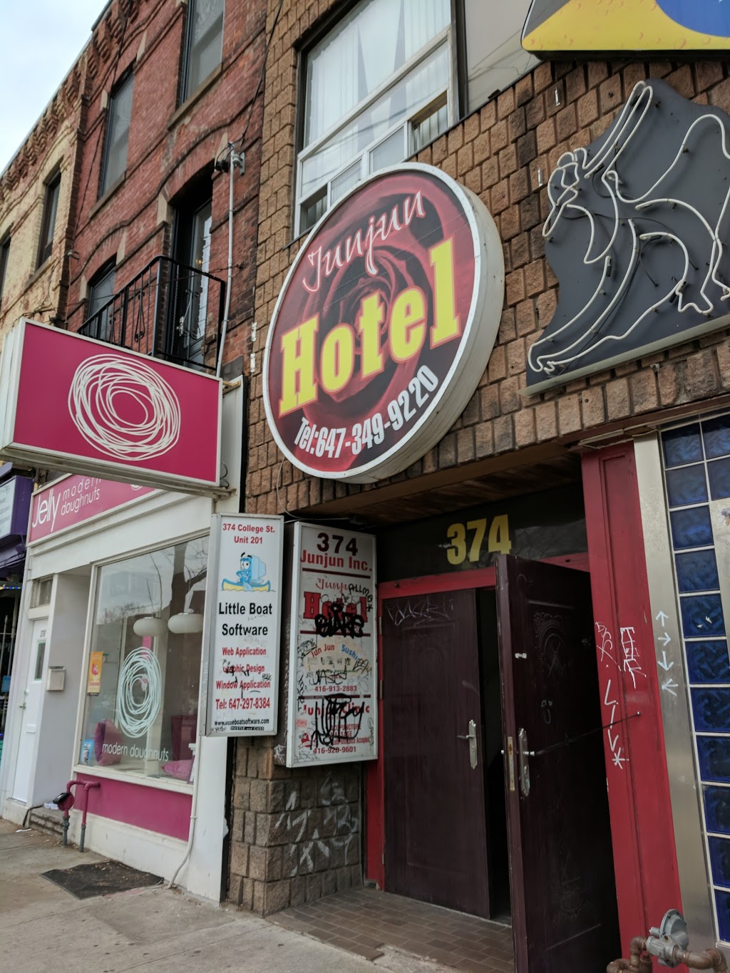 Jun Jun Hotel | 374 College St, Toronto, ON, Toronto, ON M5T 1S6, Canada | Phone: (647) 349-9220