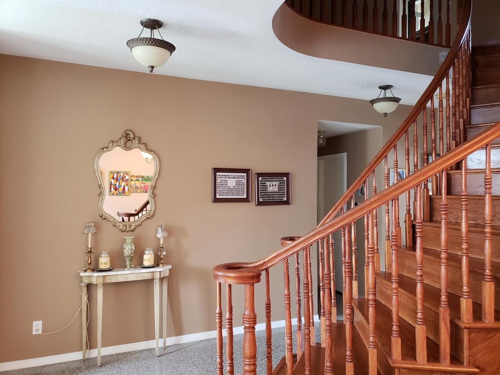 Homestay Chartwell | 64 Chartwell Ave, Nepean, ON K2G 6L7, Canada | Phone: (613) 219-1584