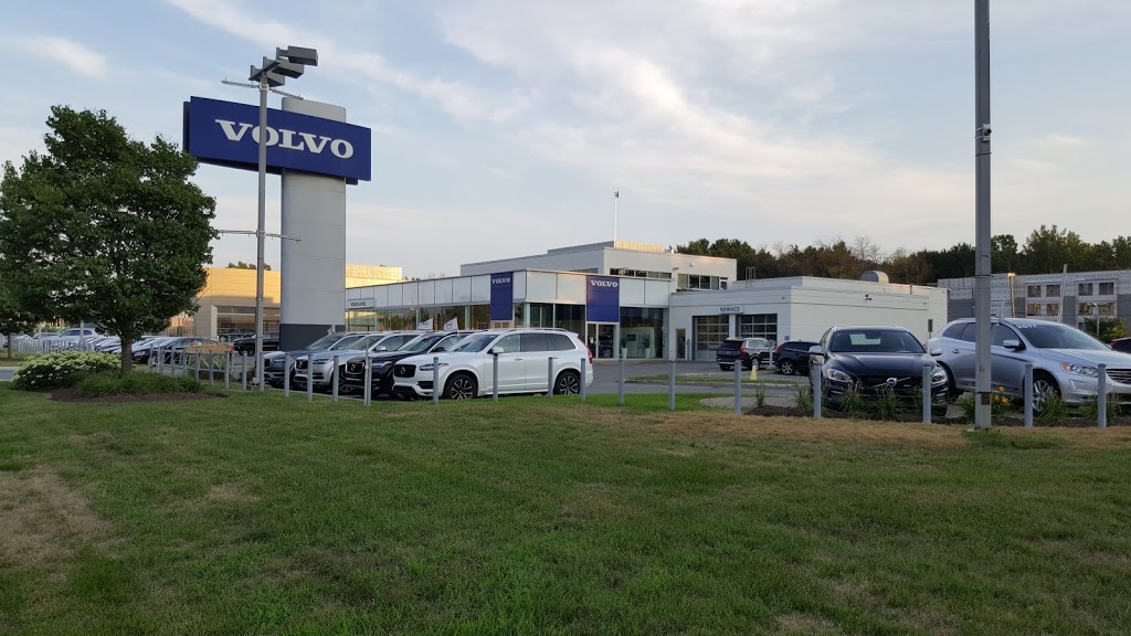 Volvo Laval | 2350 Boulevard Chomedey, Laval, QC H7T 2W3, Canada | Phone: (450) 682-3336