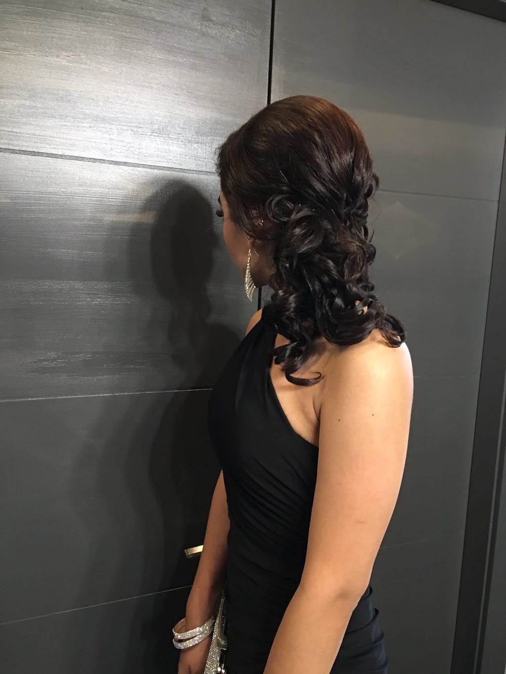 Luckys Hair & Beauty Salon | 9137 150a St, Surrey, BC V3R 8L5, Canada | Phone: (604) 583-9325